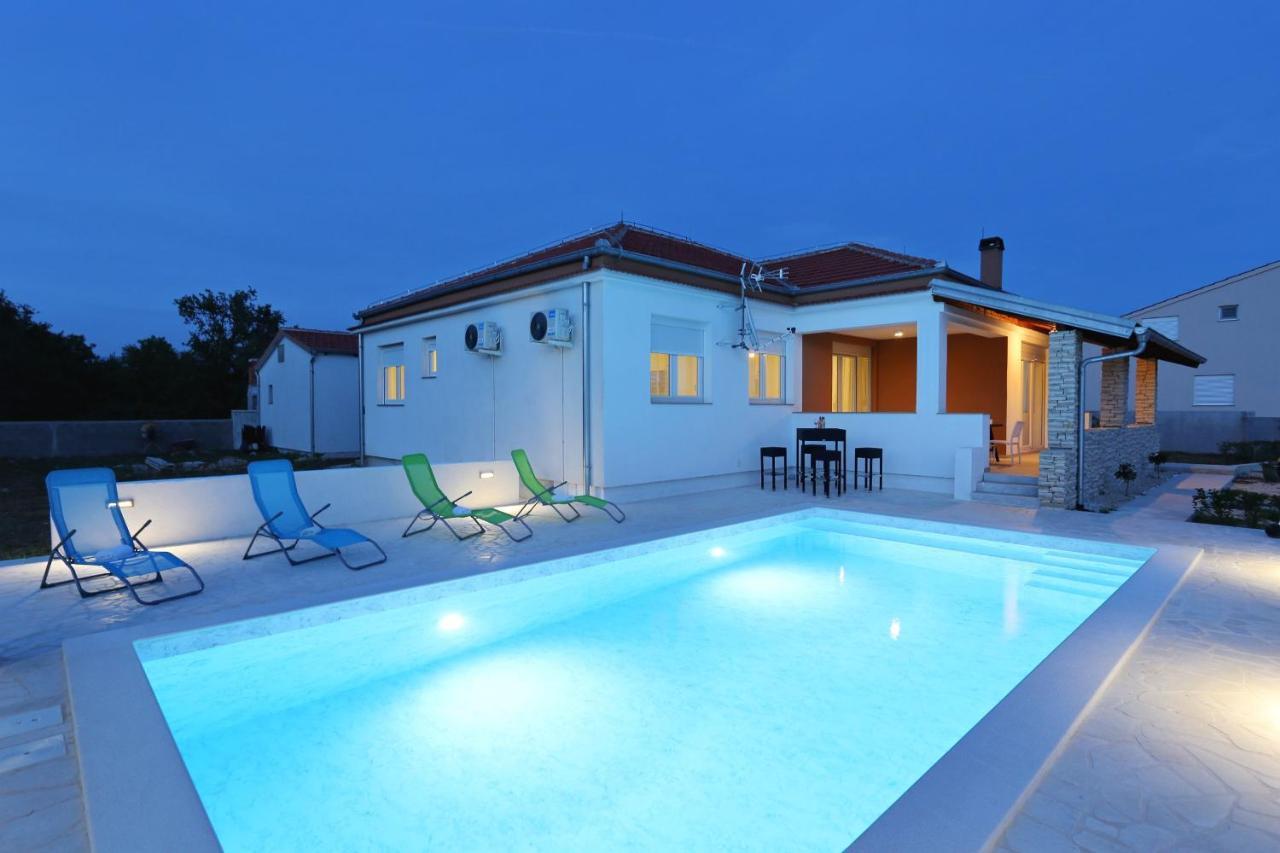 Holidayhouse Alirio With Heated Pool. 沃希 外观 照片