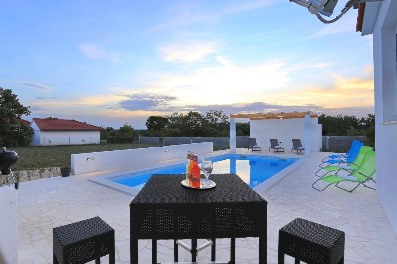 Holidayhouse Alirio With Heated Pool. 沃希 外观 照片
