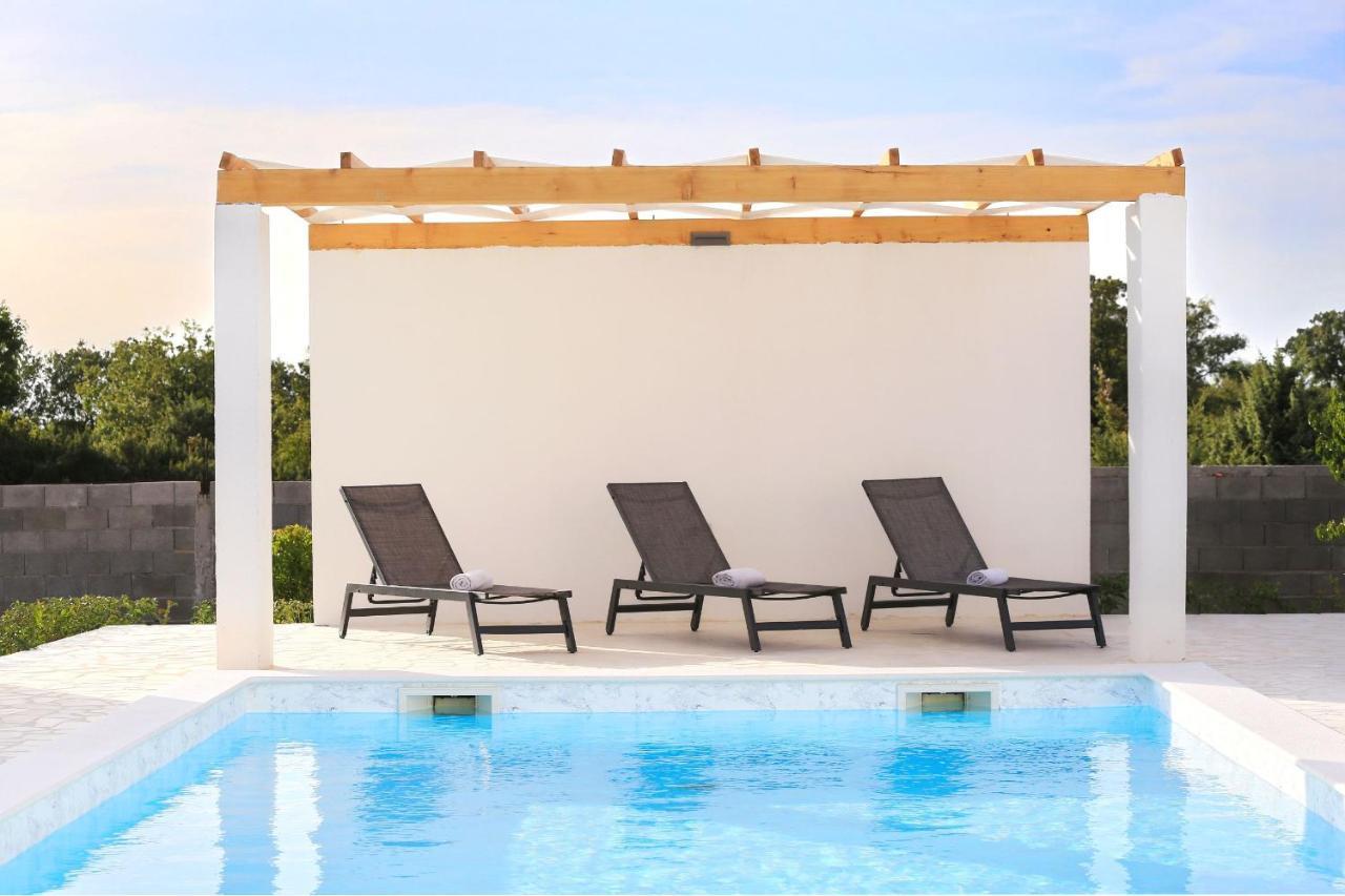 Holidayhouse Alirio With Heated Pool. 沃希 外观 照片
