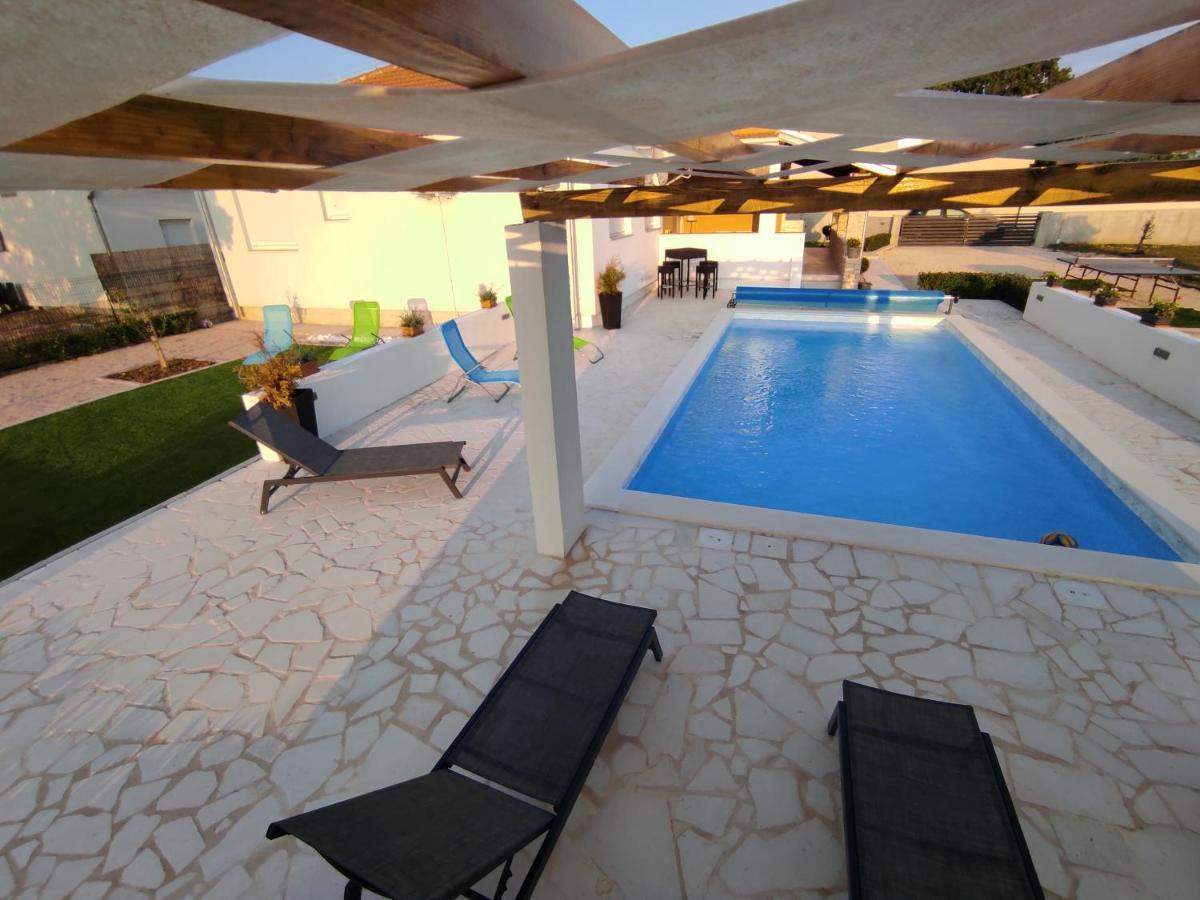 Holidayhouse Alirio With Heated Pool. 沃希 外观 照片